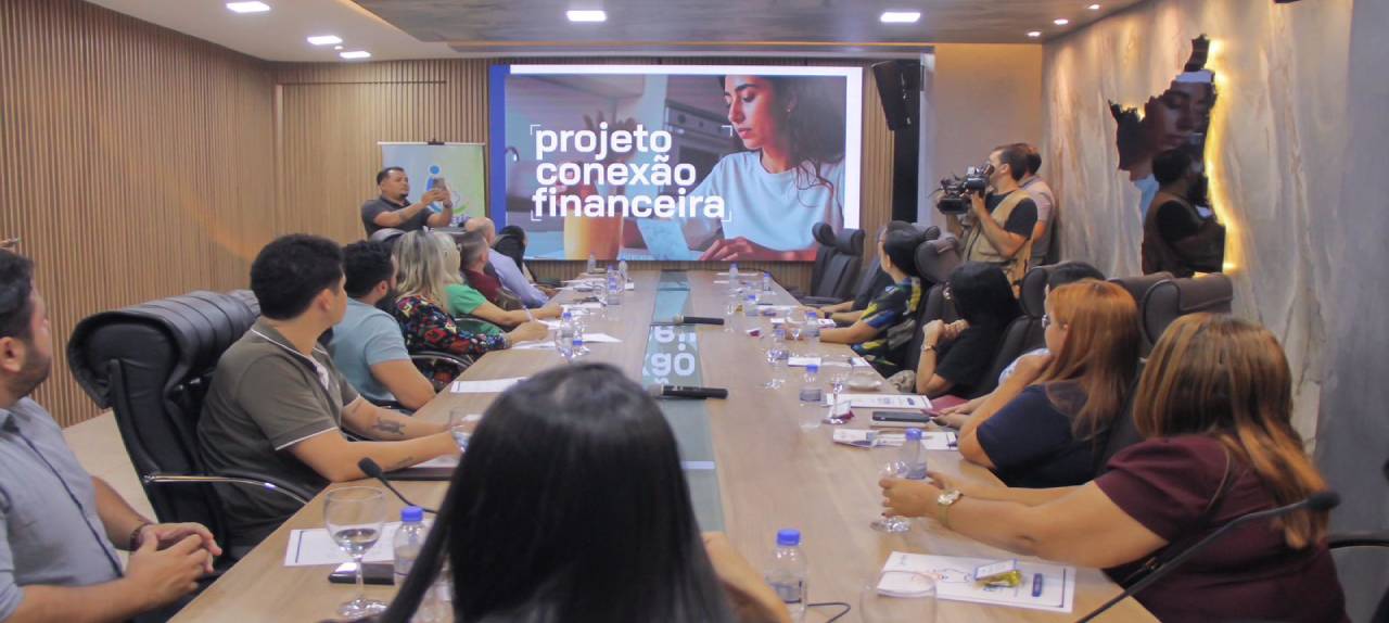 No momento, você está visualizando ‘Conexão Financeira’ capacita professores de matemática para terceiro ciclo do projeto