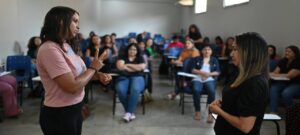 Leia mais sobre o artigo Turma de Libras da Escolegis encerra módulo intermediário com dinâmicas e apresentações