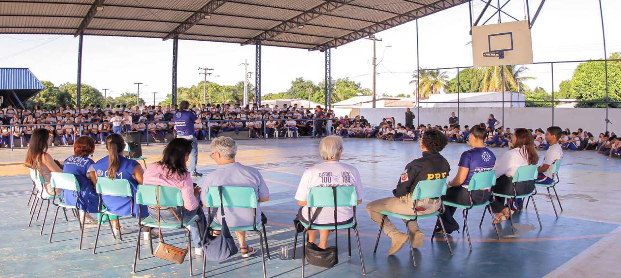 No momento, você está visualizando Programa de combate ao tráfico de pessoas chega ao Colégio Estadual Militarizado Professora Conceição da Costa e Silva
