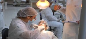 Leia mais sobre o artigo CCJuv e Faculdade Cathedral se unem para oferecer atendimento odontológico a crianças eadolescentes