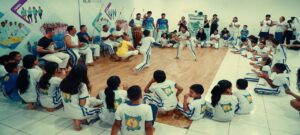 Leia mais sobre o artigo Alunos de capoeira do Polo Pedra Pintada participam de cerimônia de troca de cordas