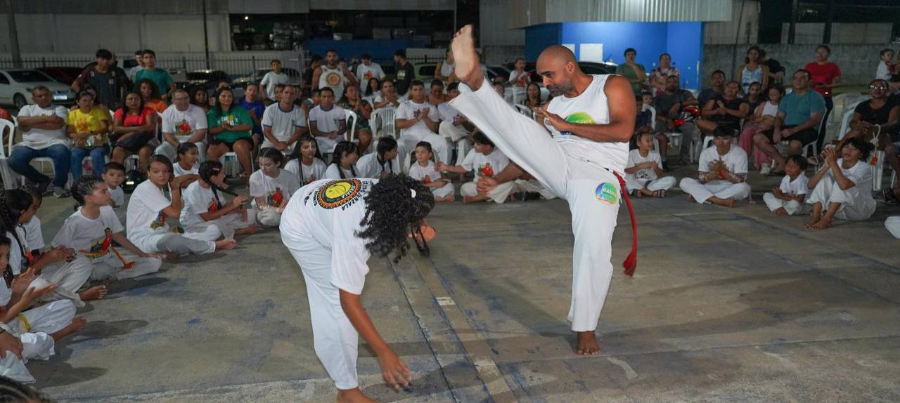 Leia mais sobre o artigo CCJuv reúne capoeiristas para batizado e troca de cordas no domingo (7)