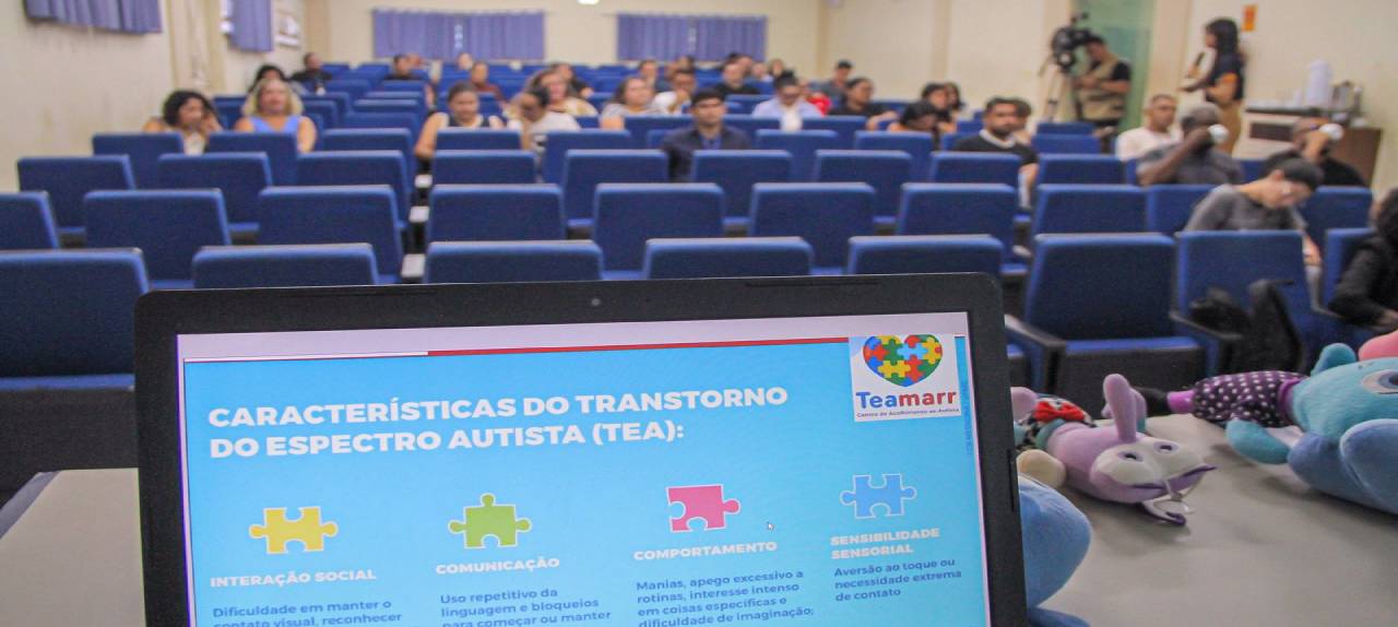 No momento, você está visualizando Professores do Colégio de Aplicação recebem capacitação sobre acolhimento a alunos autistas