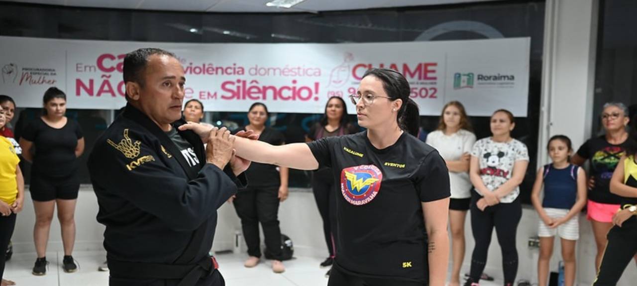 No momento, você está visualizando Curso de defesa pessoal do Chame reúne mulheres em nova turma de 2026