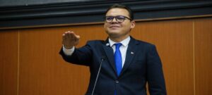 Leia mais sobre o artigo Mesa Diretora empossa Rogério Borges no cargo de deputado estadual